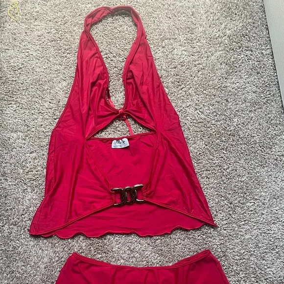 Red Set - Picture 2 of 6